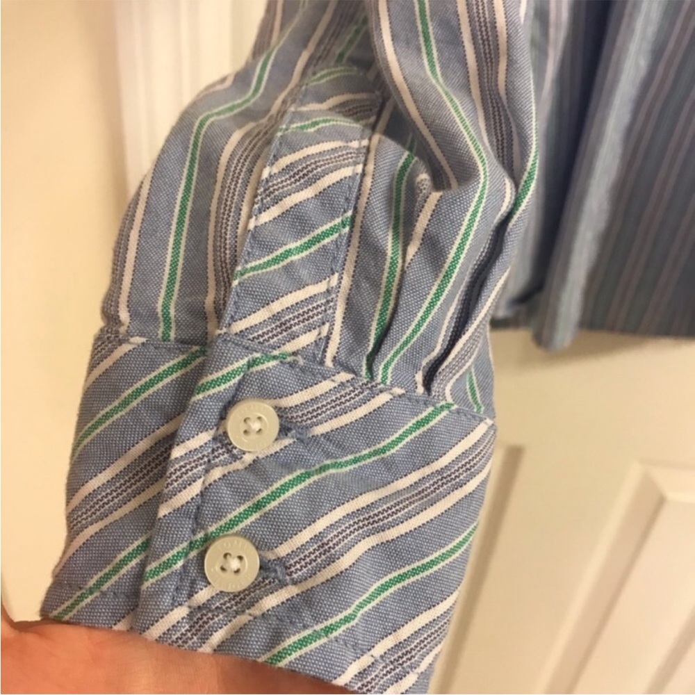 🩷FIRM PRICE🩷 Tommy Hilfiger button down shirts - Picture 6 of 13